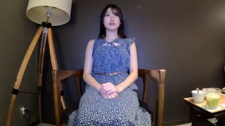 撮影中にADを惑わすエキゾチックな女優